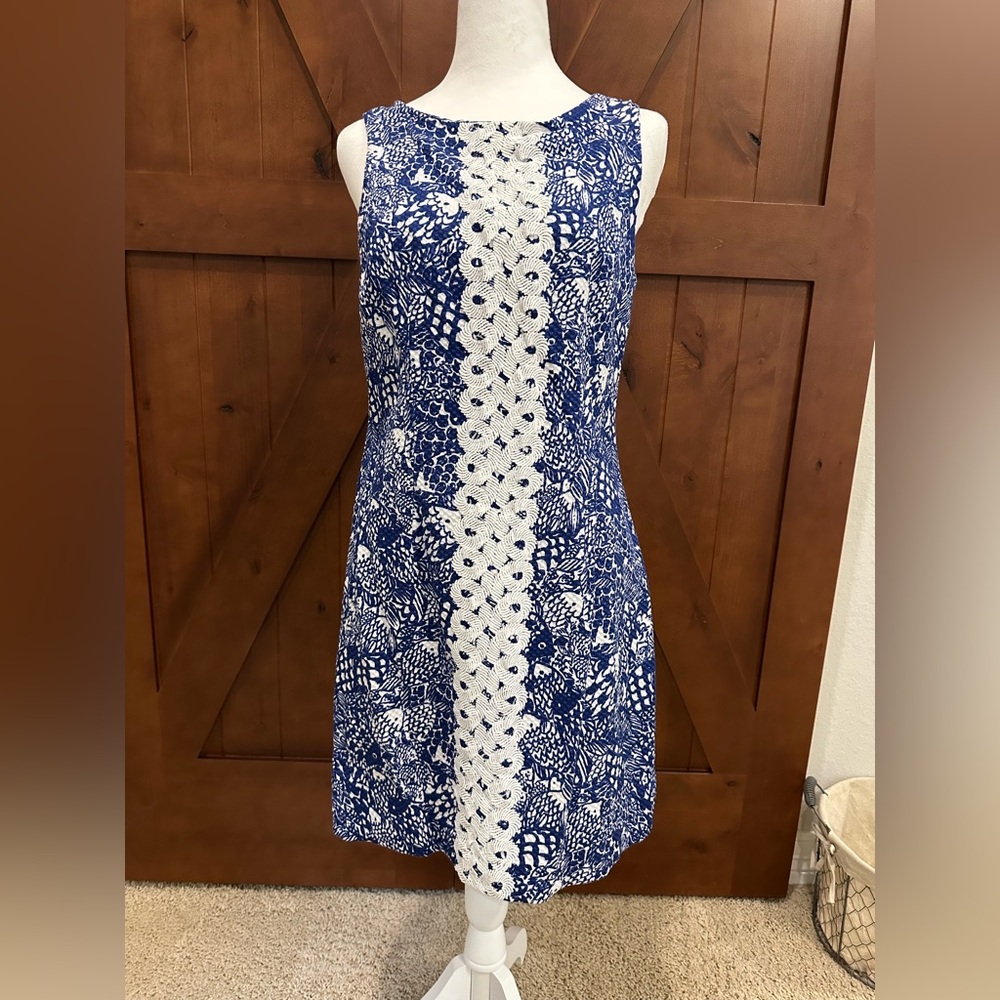 EUC Lilly Pulitzer for Target Shift in Blue & White Upstream Koi - Size 10